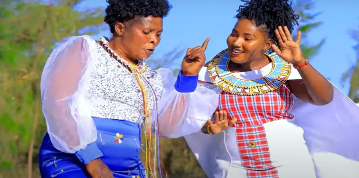 VIDEO : Carol Sision Ft Rose Muhando – Napenda